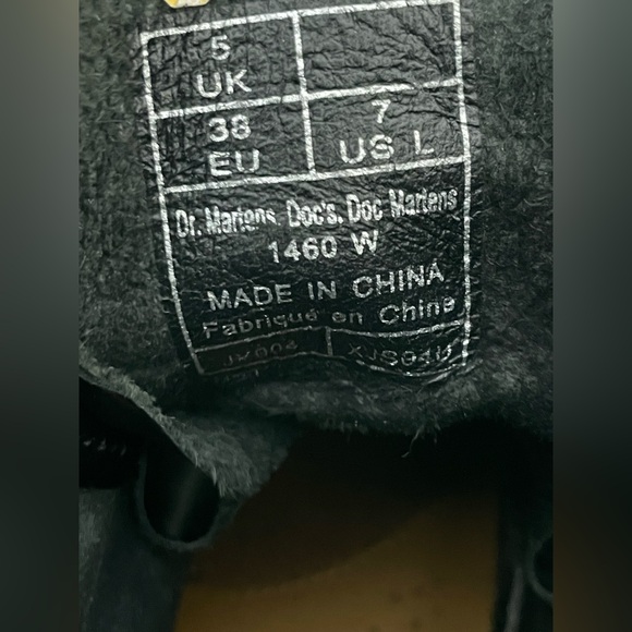 Dr. Martens Smooth Leather Lace Up Boots Black 1460 Combat Military 8 Hole - Picture 10 of 11